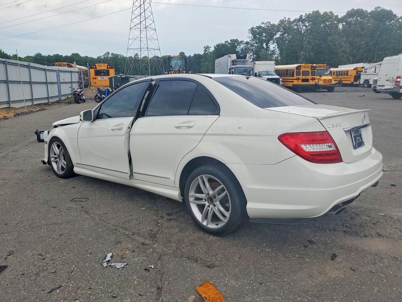 WDDGF8BB1CA702522 · 2012 MERCEDES-BENZ C · 2/13