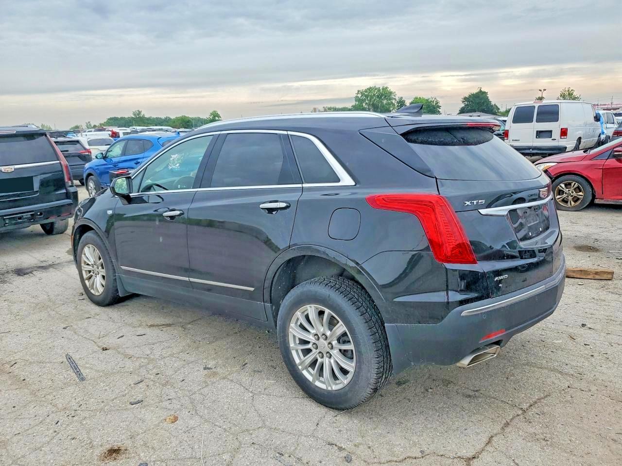 1GYKNBRS3JZ118822 · 2018 CADILLAC XT5 · 2/13