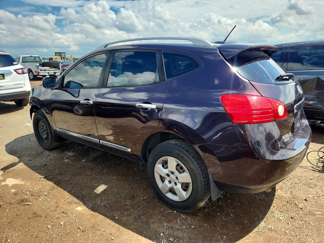 JN8AS5MT4FW161171 · 2015 NISSAN ROGUE SELECT · 2/12