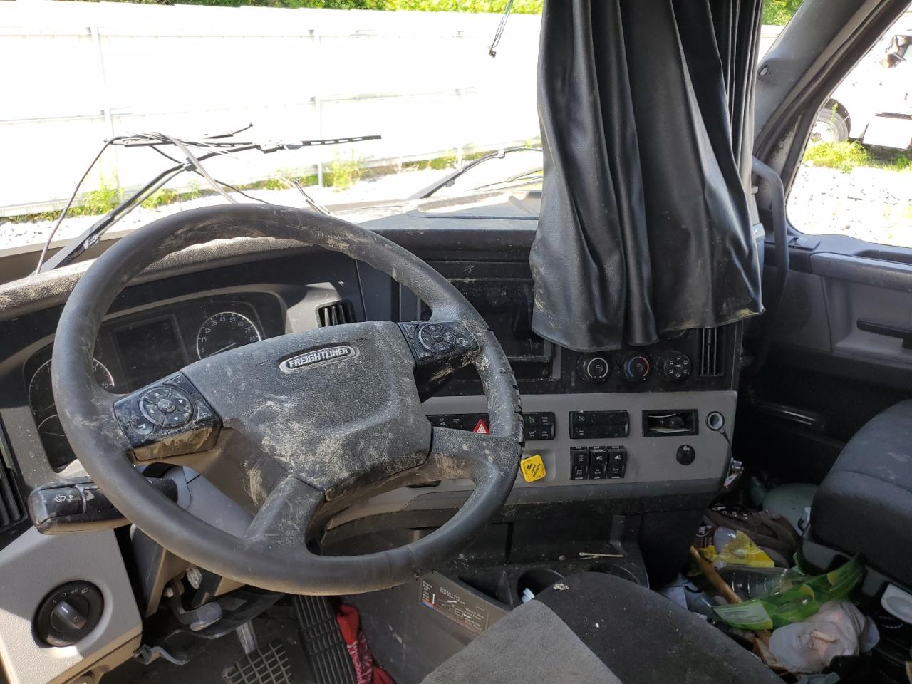 3AKJHHDR6MSMH8814 · 2021 FREIGHTLINER CASCADIA 126 · 5/10