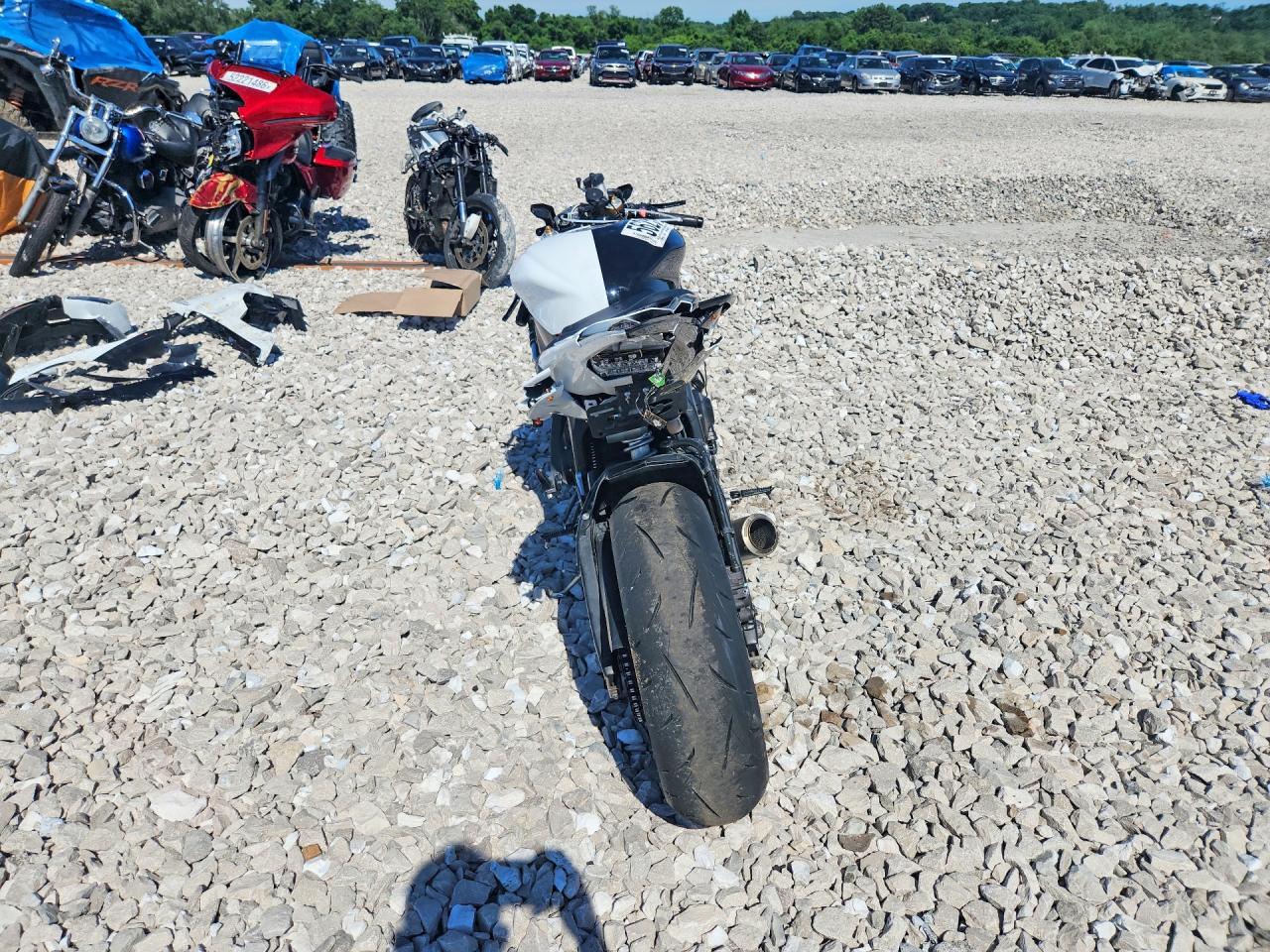 JYARJ16E79A011464 · 2009 YAMAHA YZFR6 · 4/10