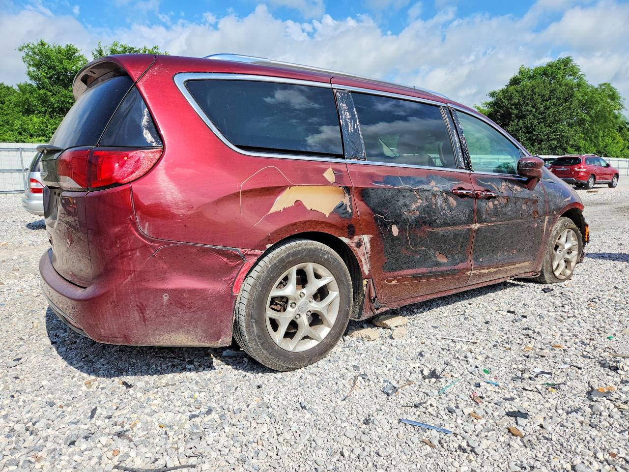 2C4RC1BG8LR203856 · 2020 CHRYSLER PACIFICA · 3/13