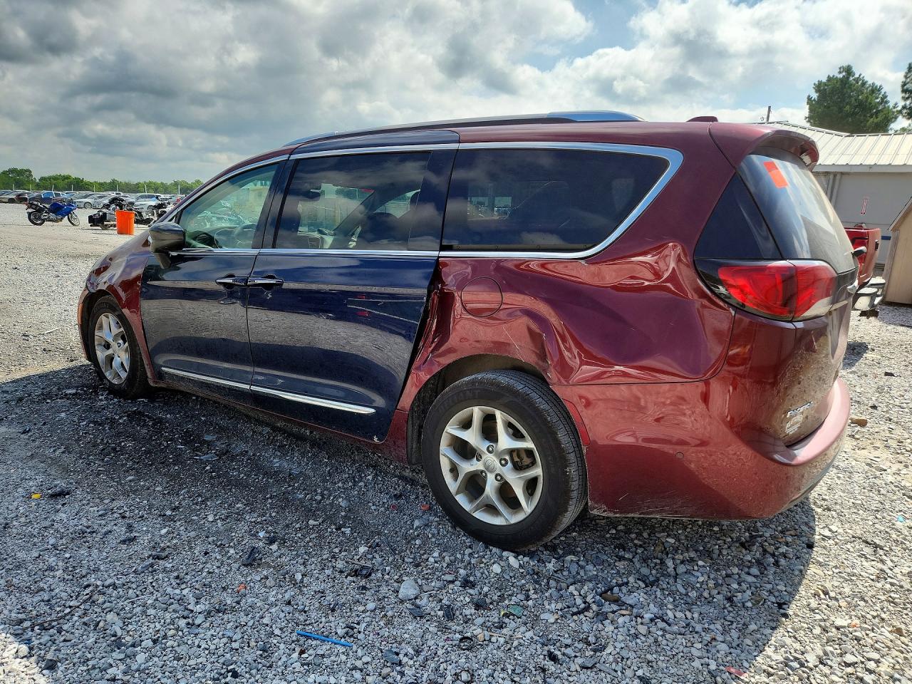 2C4RC1BG8LR203856 · 2020 CHRYSLER PACIFICA · 2/13