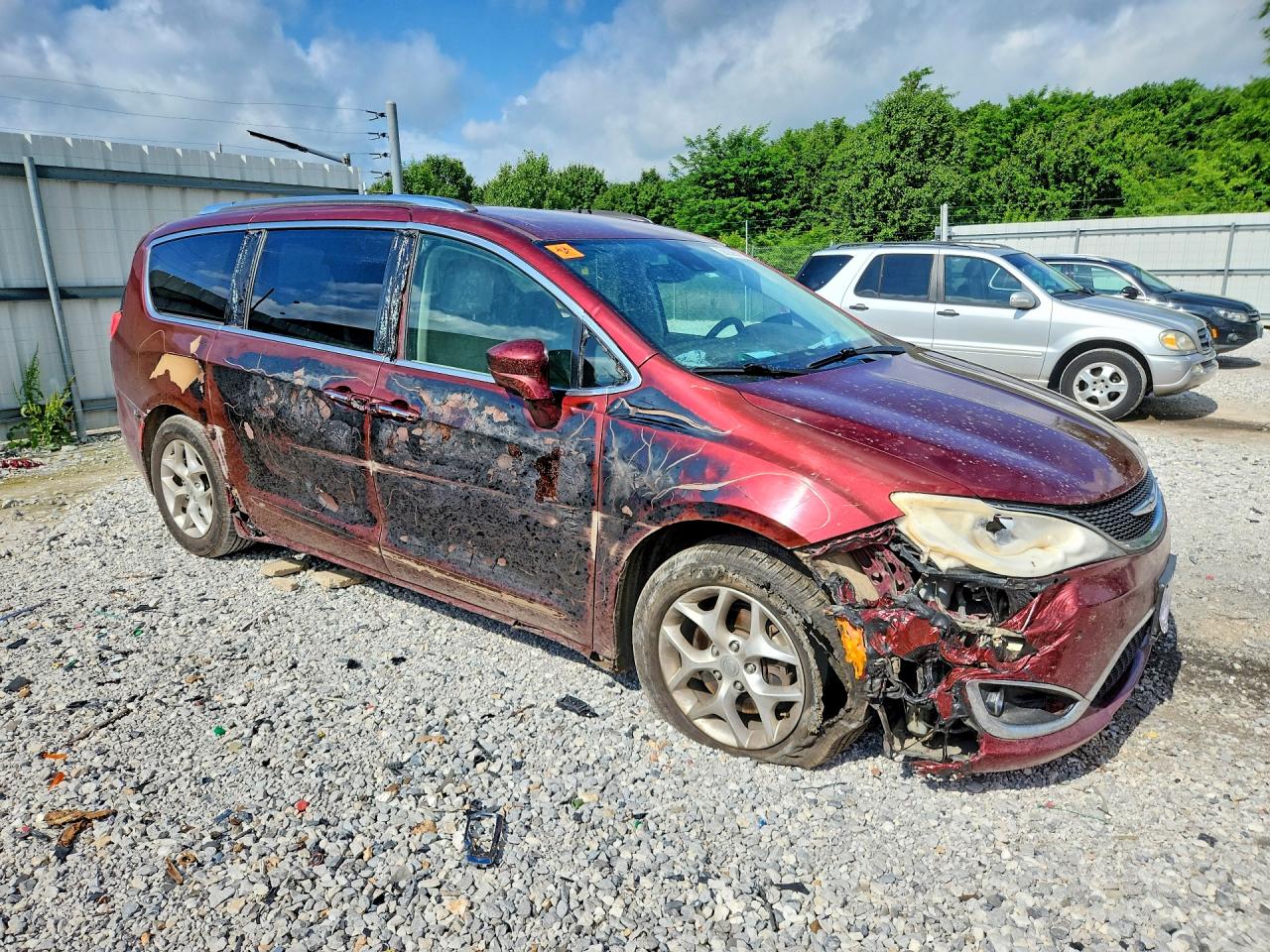 2C4RC1BG8LR203856 · 2020 CHRYSLER PACIFICA · 4/13
