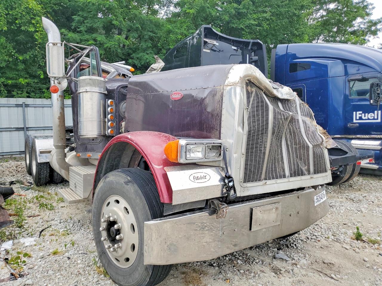 2001 PETERBILT 379