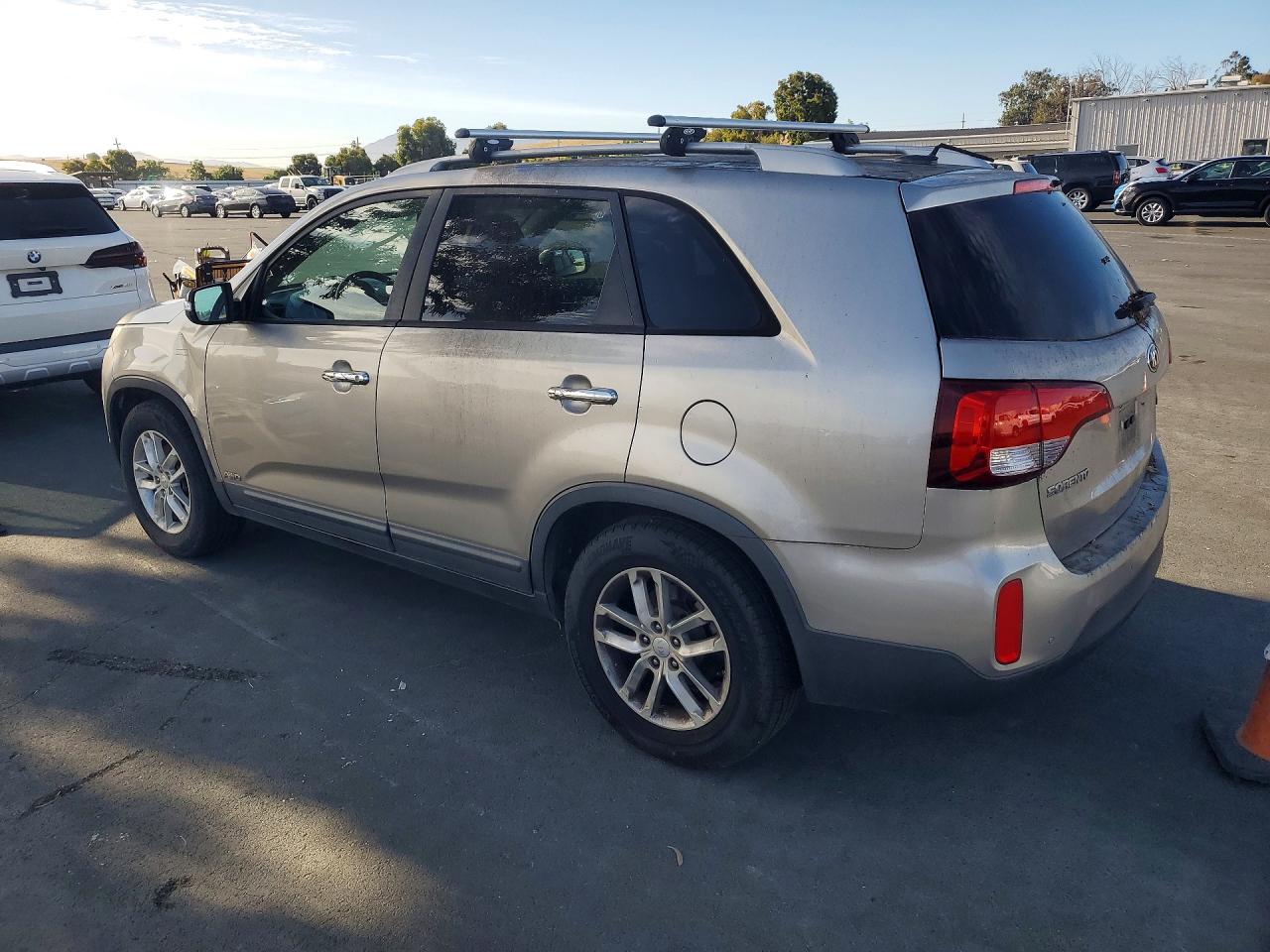 5XYKTCA64FG560255 · 2015 KIA SORENTO · 2/12