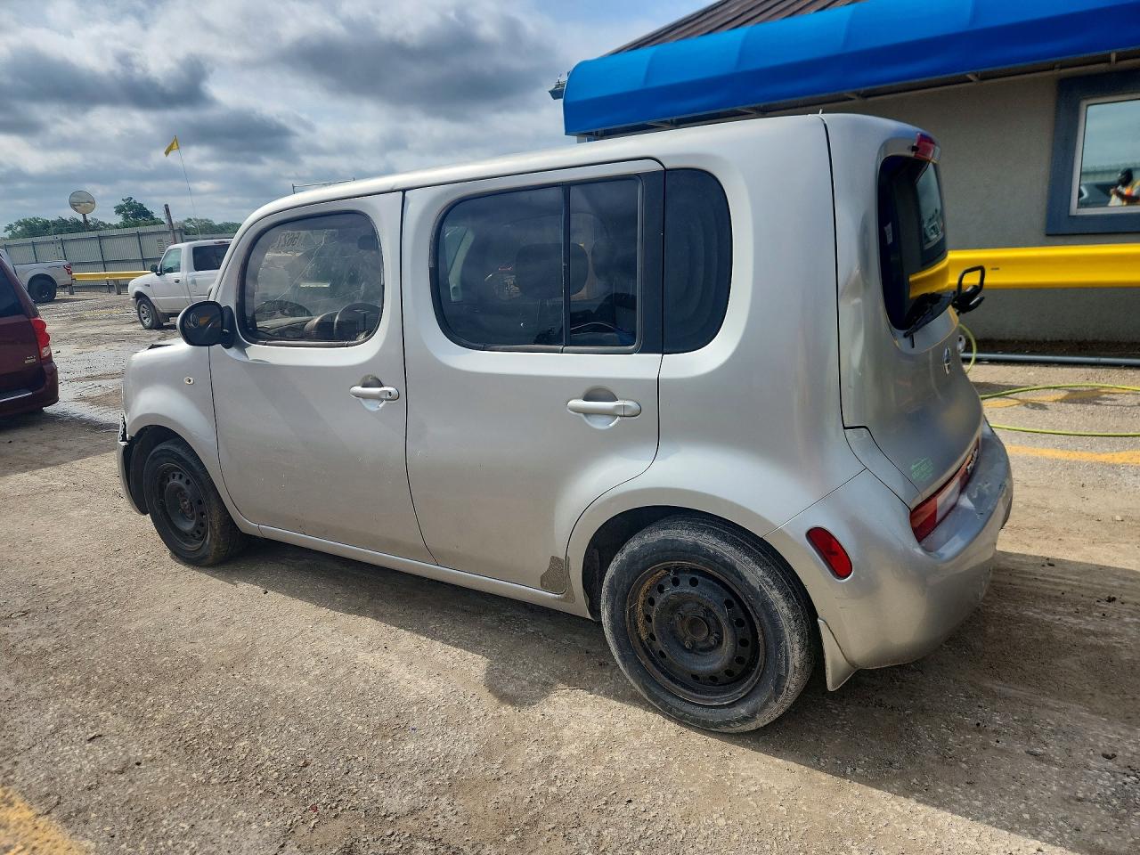 JN8AZ2KR5AT163524 · 2010 NISSAN CUBE · 2/12