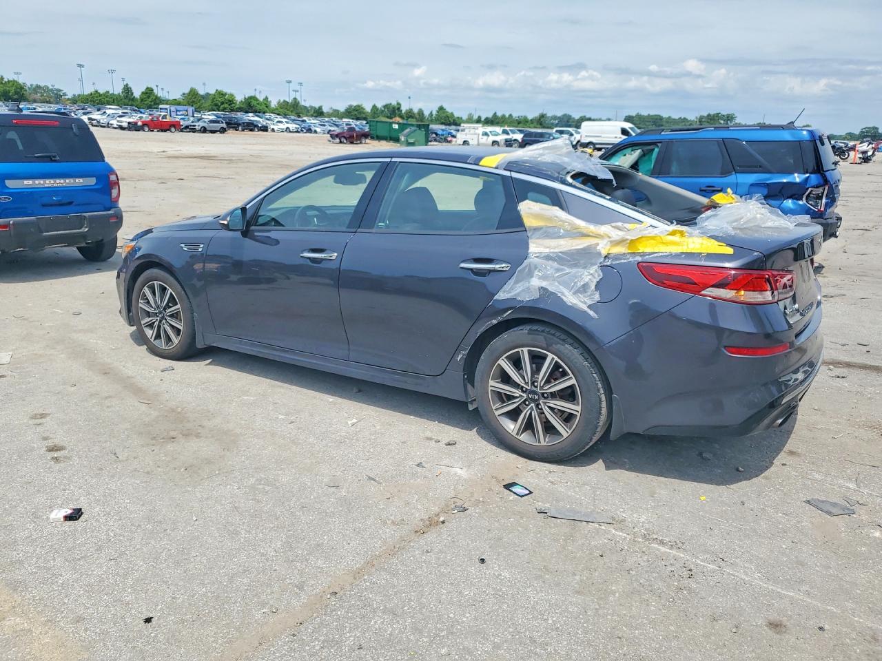 5XXGU4L12KG327807 · 2019 KIA OPTIMA · 2/12