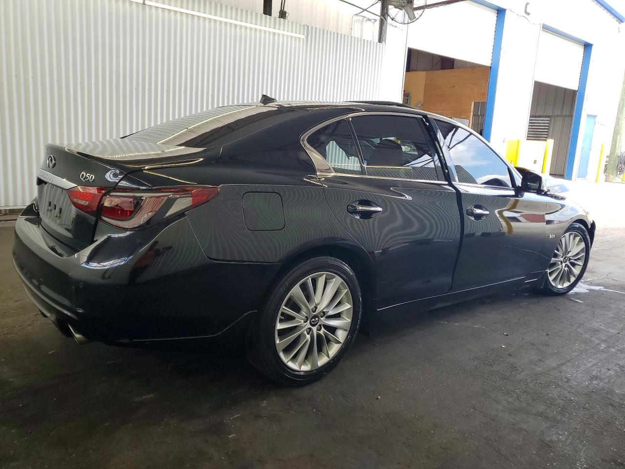 JN1EV7AP9JM359436 · 2018 INFINITI Q50 · 3/11