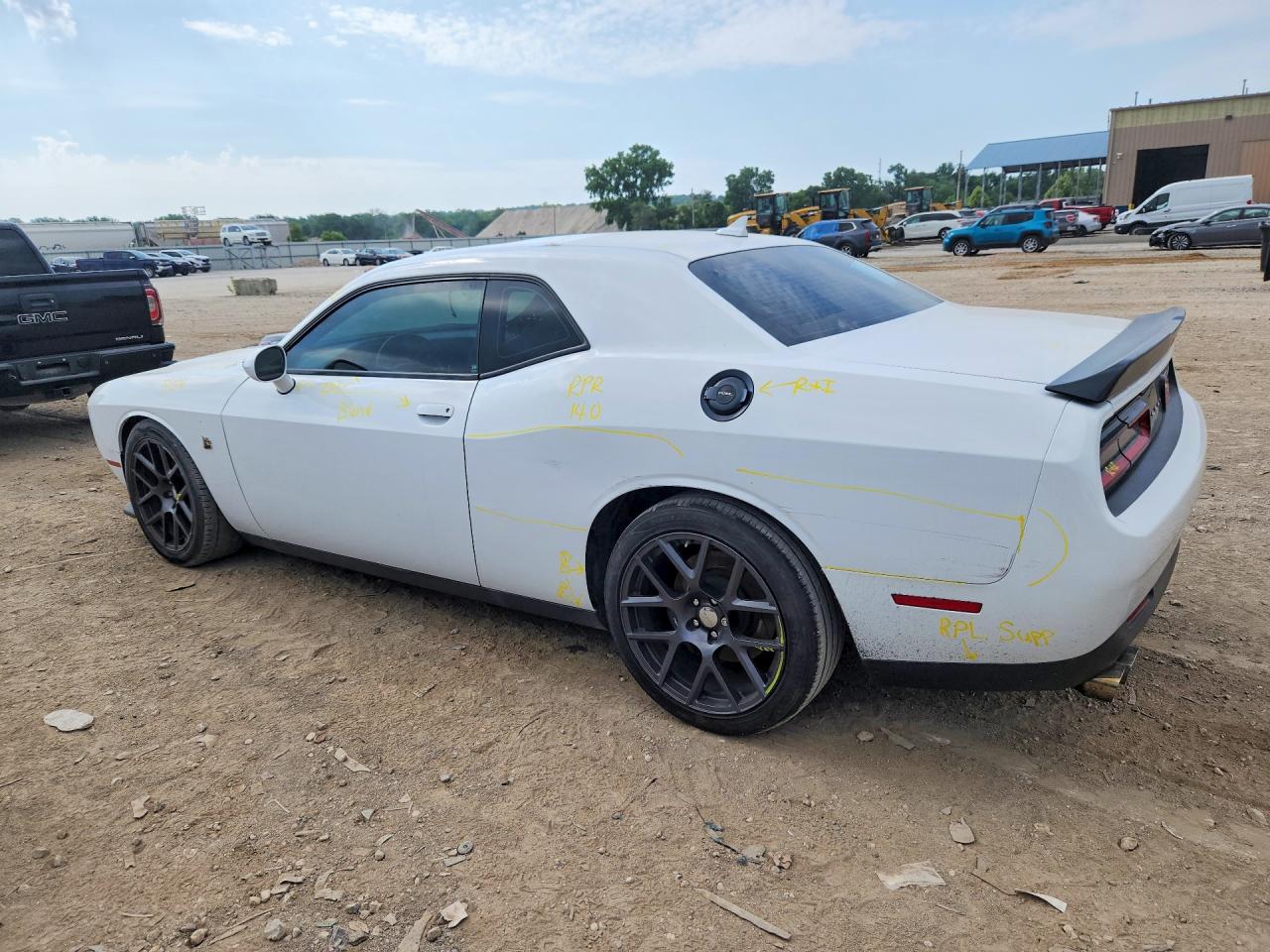 2C3CDZFJXGH289758 · 2016 DODGE CHALLENGER · 2/12