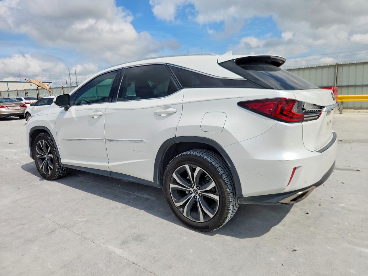 2T2ZZMCA6KC124836 · 2019 LEXUS RX 350 · 2/13