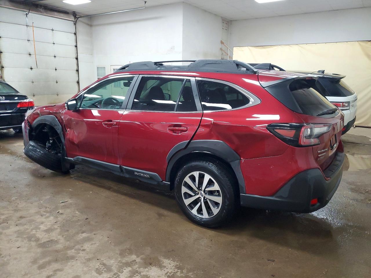 4S4BTACC9S3211691 · 2025 SUBARU OUTBACK · 2/13