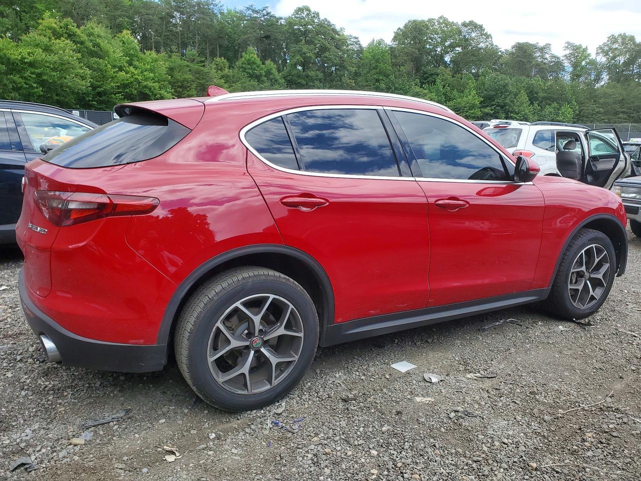 ZASPAKBN7K7C49803 · 2019 ALFA ROMEO STELVIO · 3/13