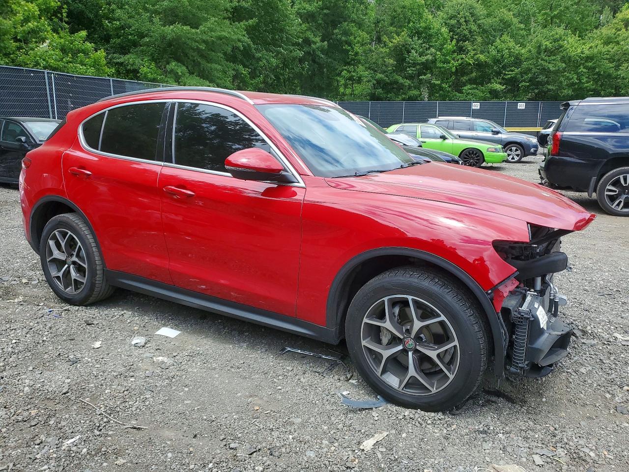 ZASPAKBN7K7C49803 · 2019 ALFA ROMEO STELVIO · 4/13