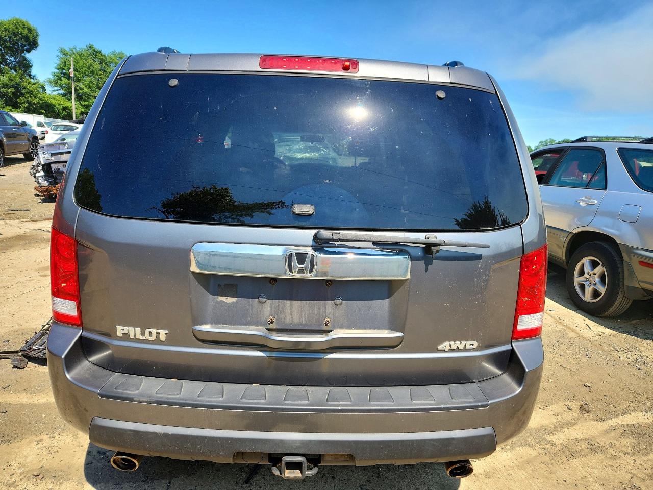 5FNYF4H47BB021318 · 2011 HONDA PILOT · 6/13