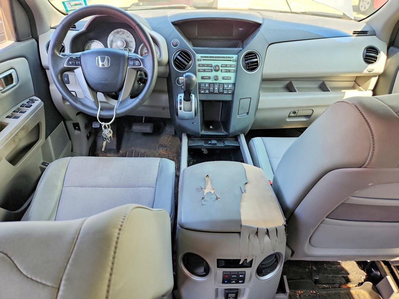 5FNYF4H47BB021318 · 2011 HONDA PILOT · 8/13