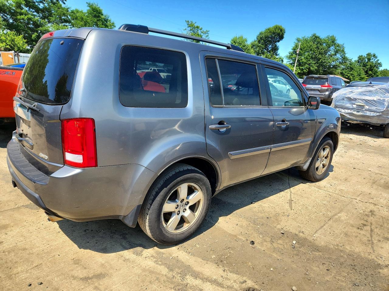 5FNYF4H47BB021318 · 2011 HONDA PILOT · 3/13
