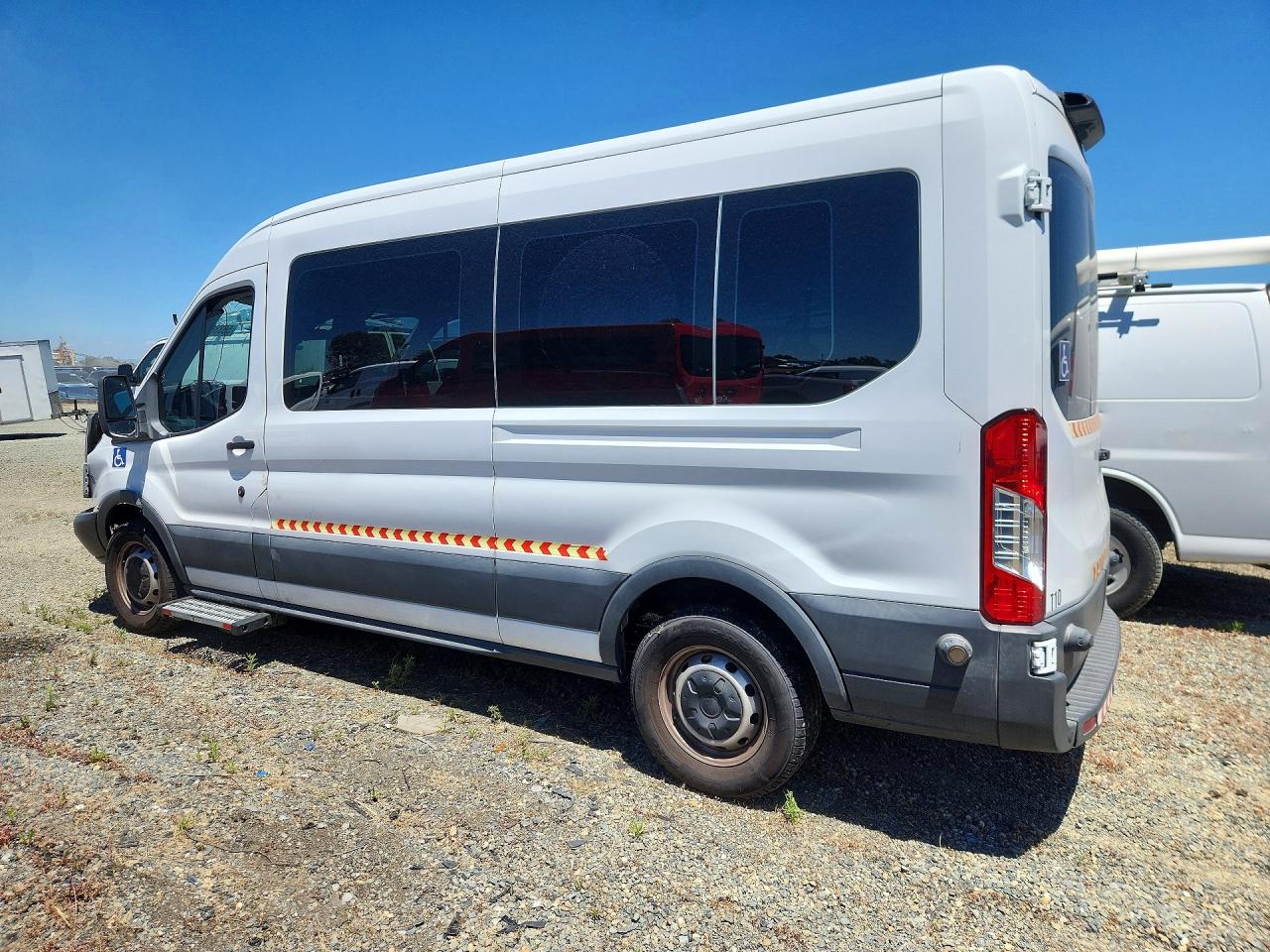 1FBZX2CM9JKB20998 · 2018 FORD TRANSIT · 2/13