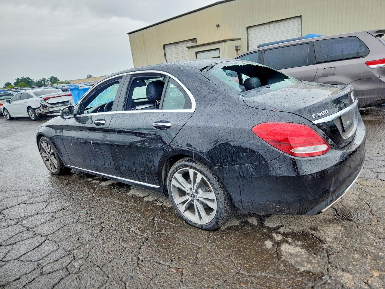 WDDWF4JB1JR402239 · 2018 MERCEDES-BENZ C · 2/12