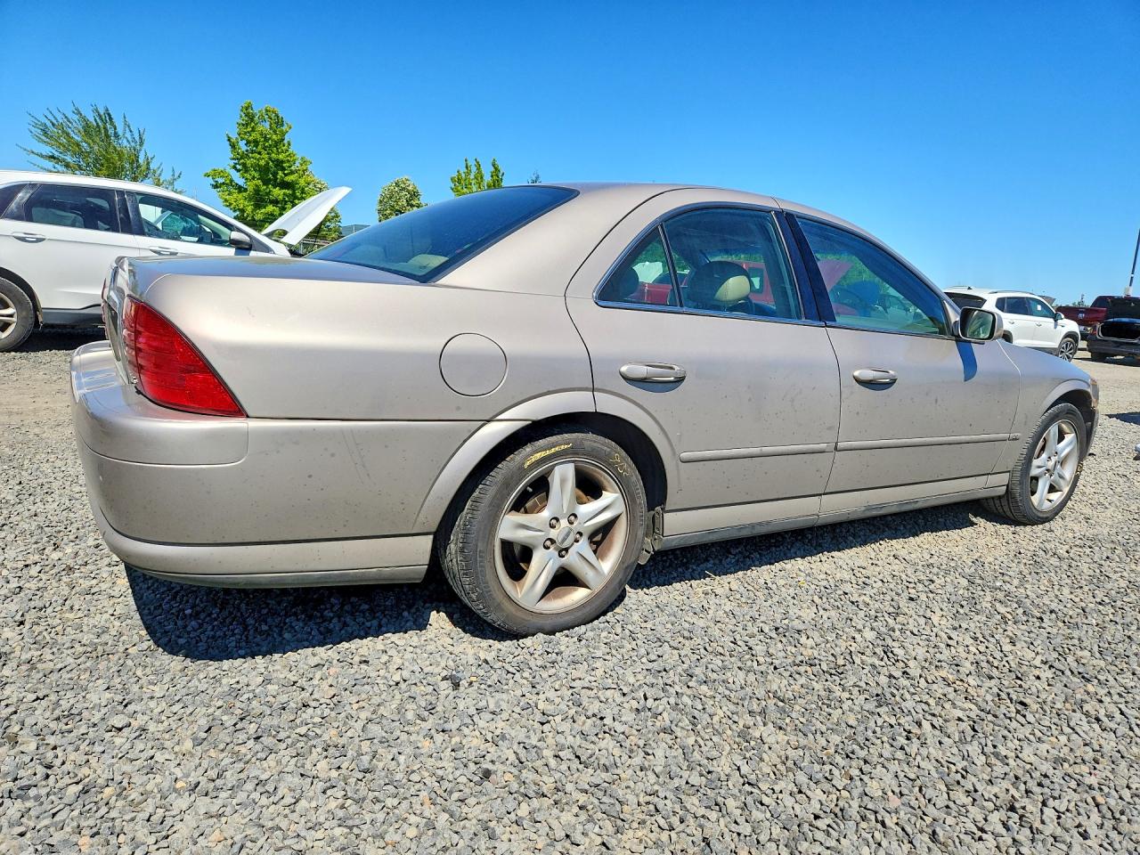 1LNHM87A0YY904864 · 2000 LINCOLN LS · 3/12