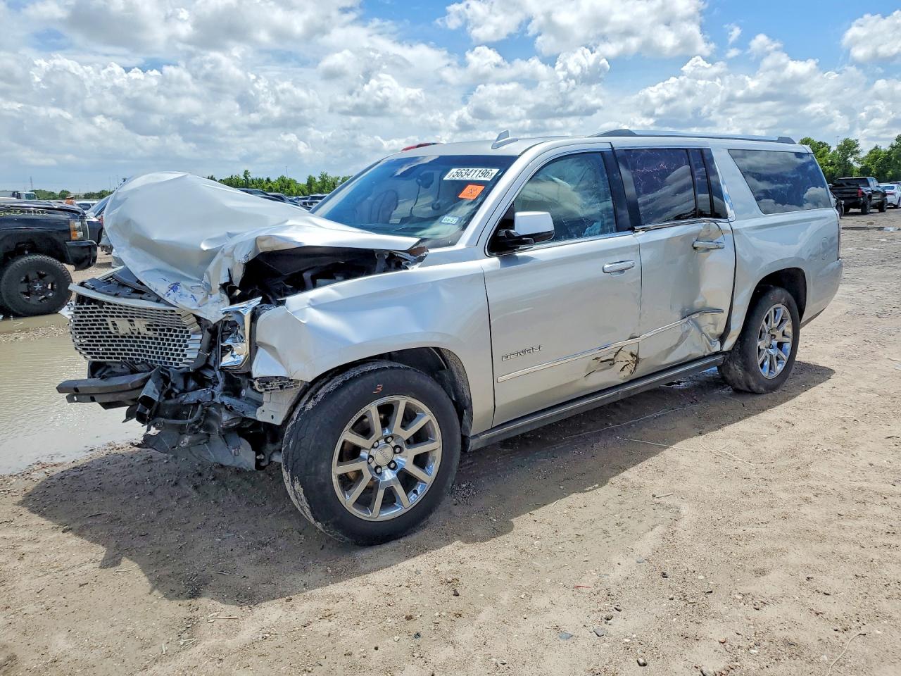 1GKS1HKJ6HR196645 · 2017 GMC YUKON XL