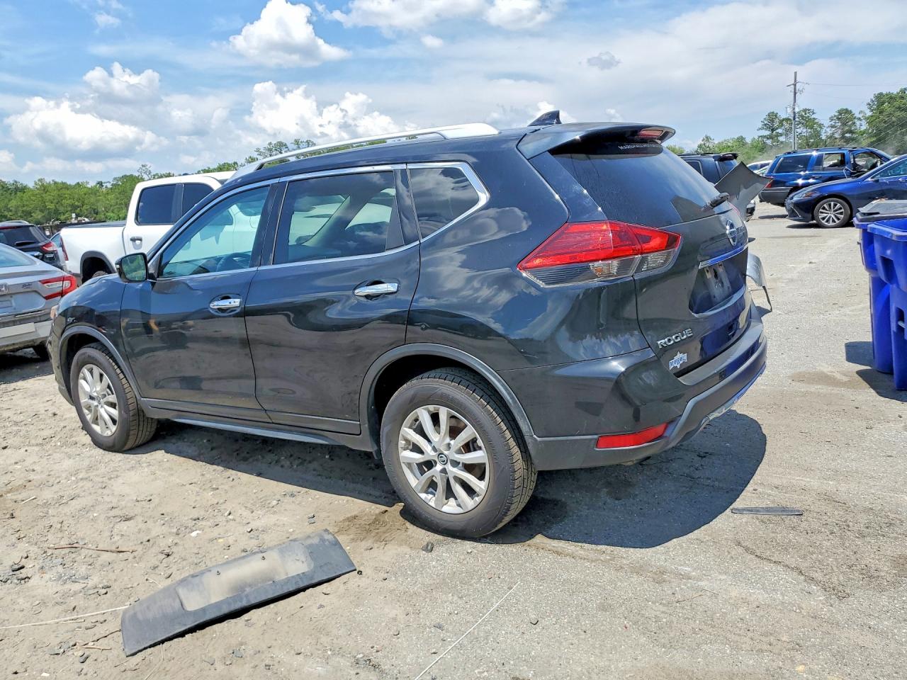 KNMAT2MV0HP506847 · 2017 NISSAN ROGUE · 2/13