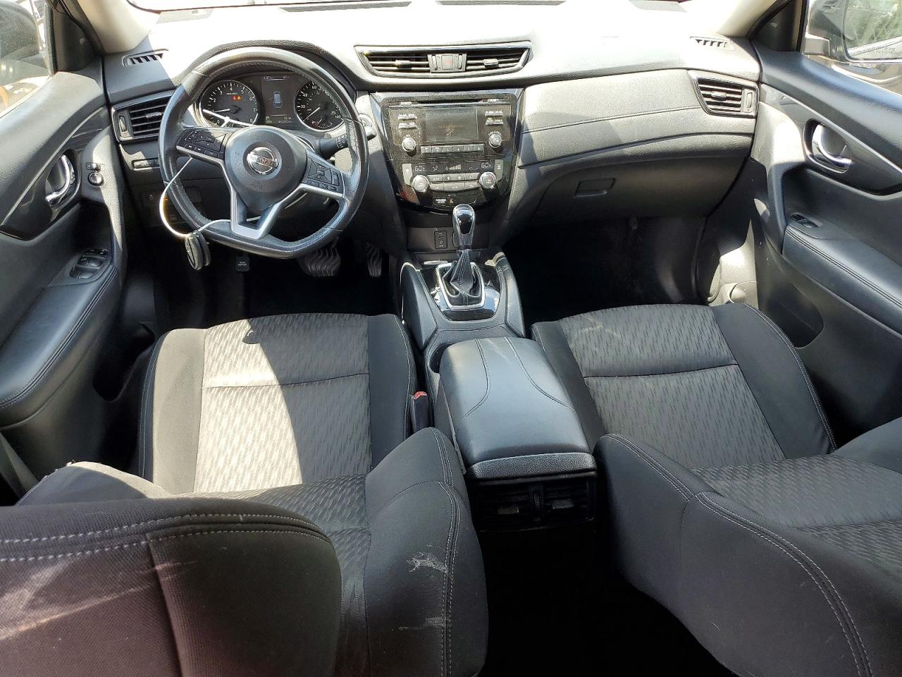 KNMAT2MV0HP506847 · 2017 NISSAN ROGUE · 8/13