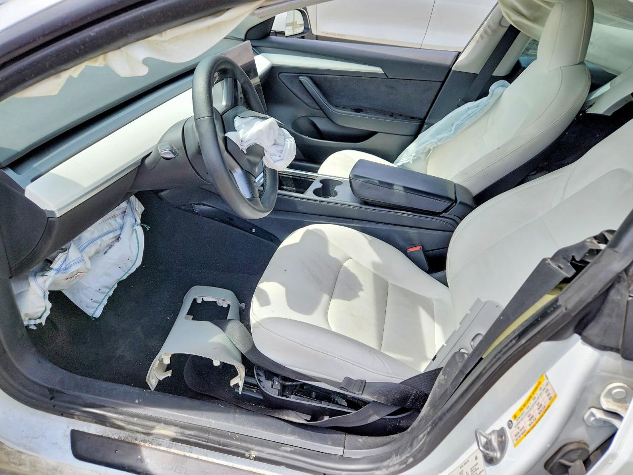 5YJ3E1EC4MF033243 · 2021 TESLA MODEL 3 · 7/12