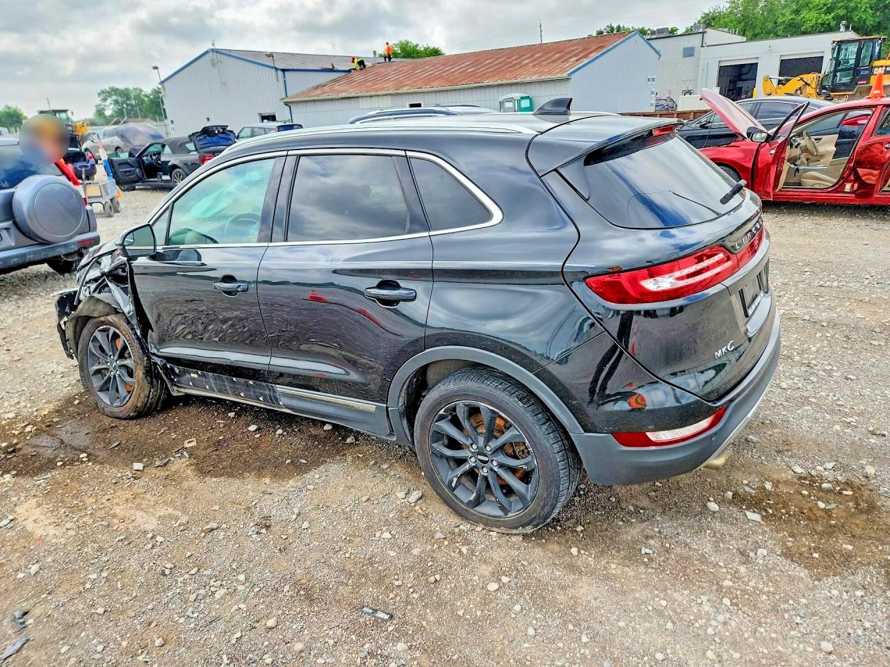 5LMCJ2A94FUJ28724 · 2015 LINCOLN MKC · 2/13