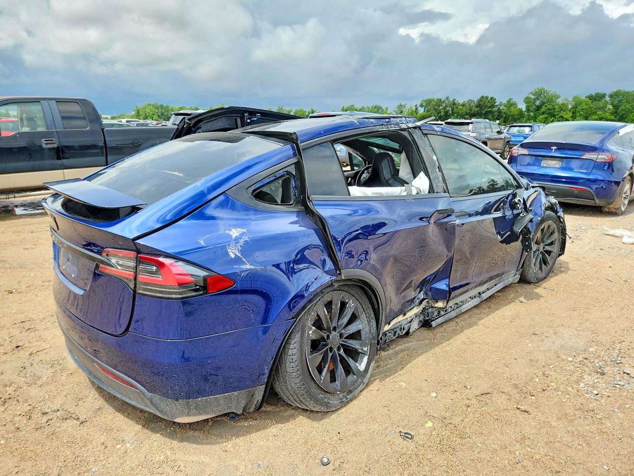 5YJXCDE2XHF046715 · 2017 TESLA MODEL X · 3/12