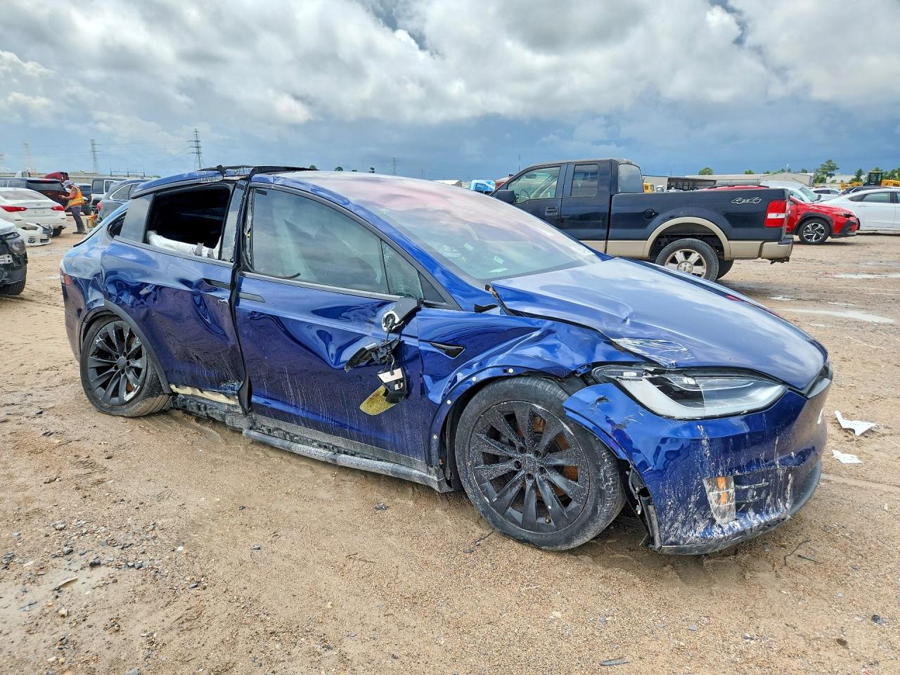 5YJXCDE2XHF046715 · 2017 TESLA MODEL X · 4/12