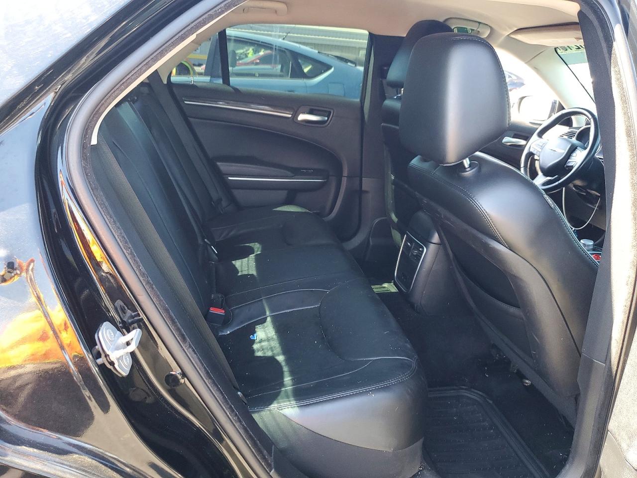 2C3CCAAG2GH234091 · 2016 CHRYSLER 300 · 10/12