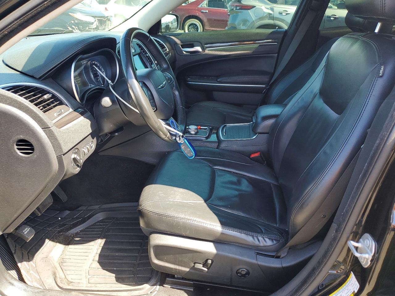 2C3CCAAG2GH234091 · 2016 CHRYSLER 300 · 7/12