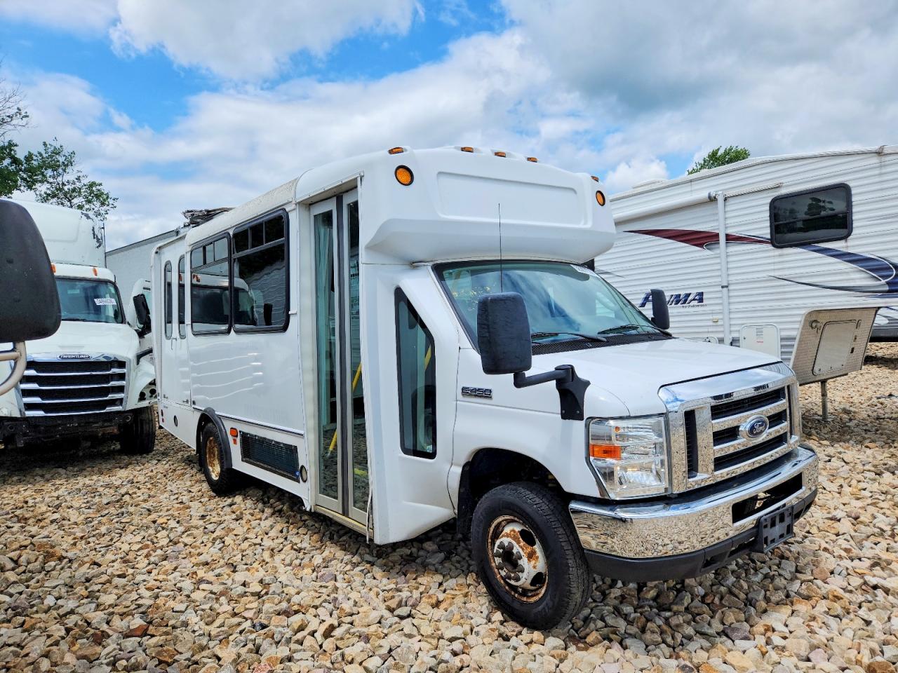 1FDFE4FSXHDC13744 · 2017 FORD ECONOLINE