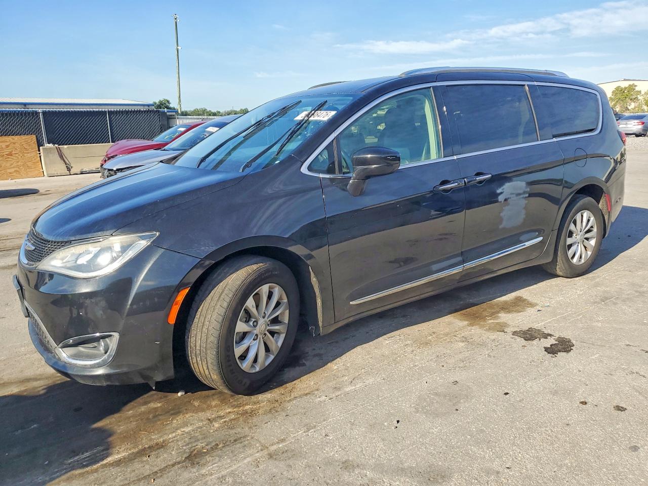 2C4RC1BG7KR731614 · 2019 CHRYSLER PACIFICA