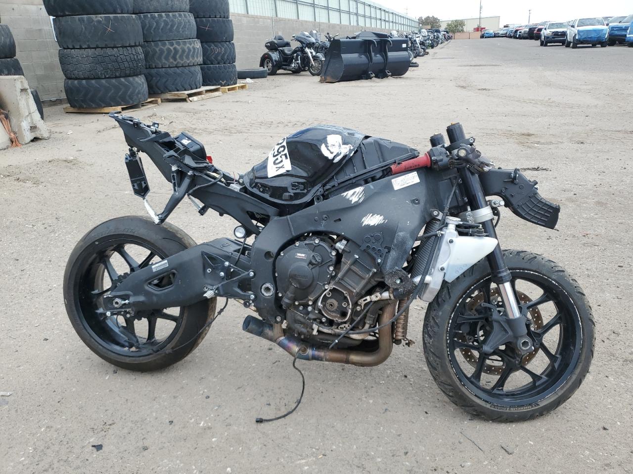 JYARN66E6MA001244 · 2021 YAMAHA YZFR1