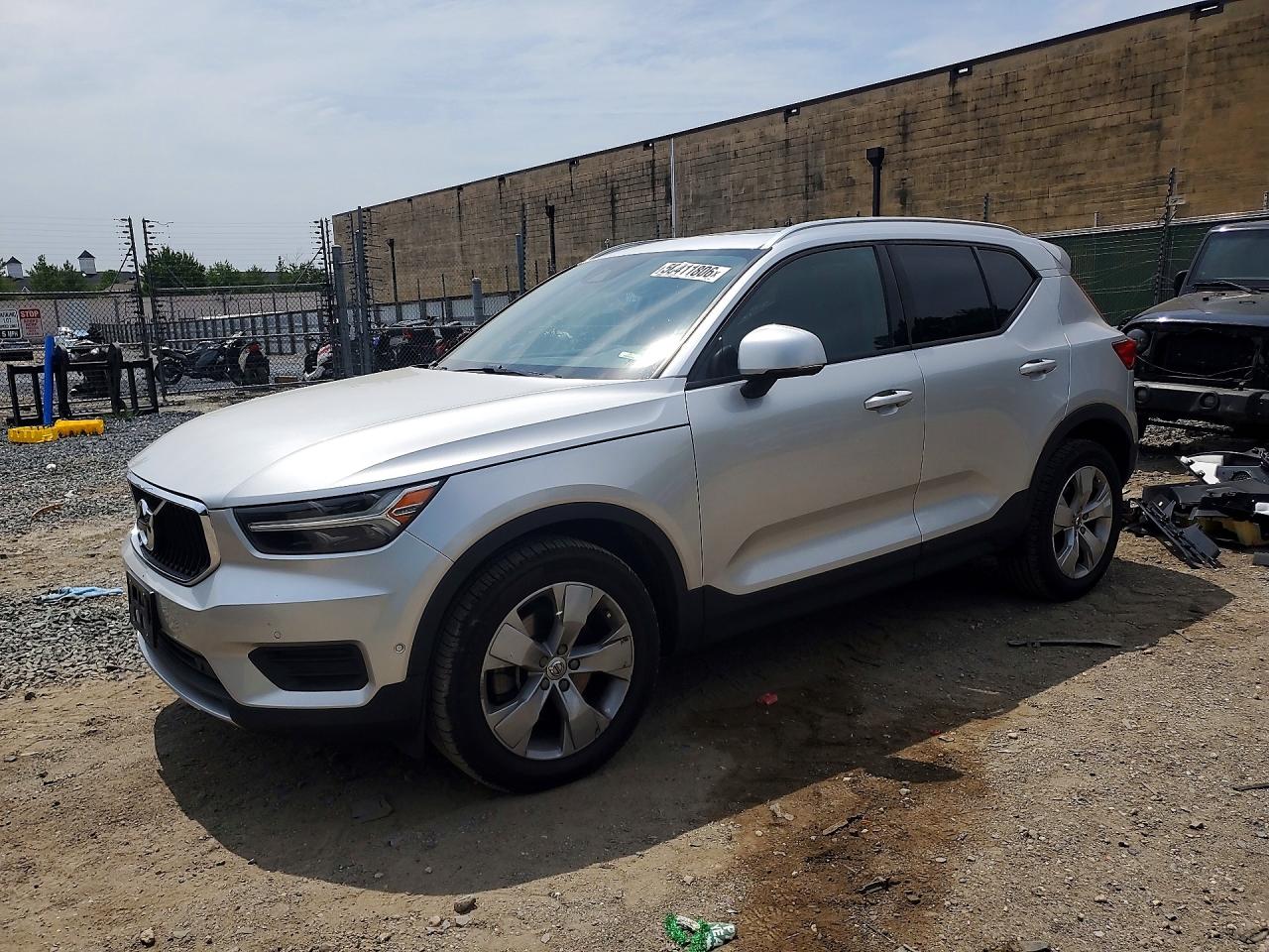 2019 VOLVO XC40