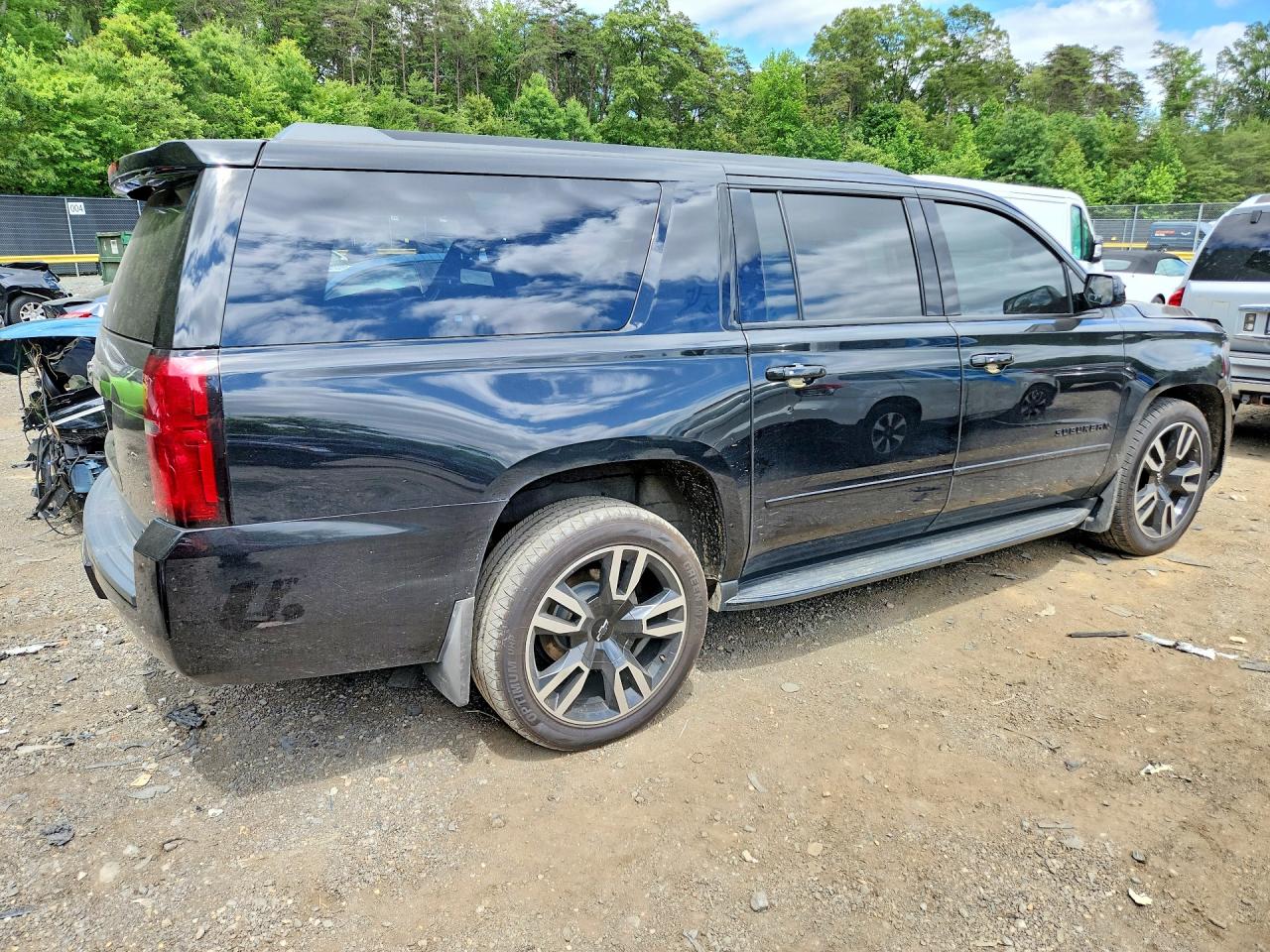 1GNSKJKJ1KR102704 · 2019 CHEVROLET SUBURBAN · 3/13