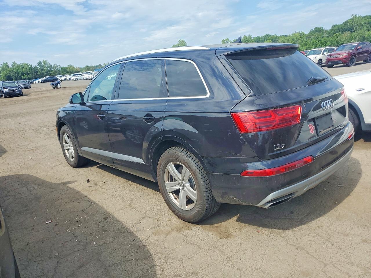 WA1LHAF71KD018142 · 2019 AUDI Q7 · 2/13