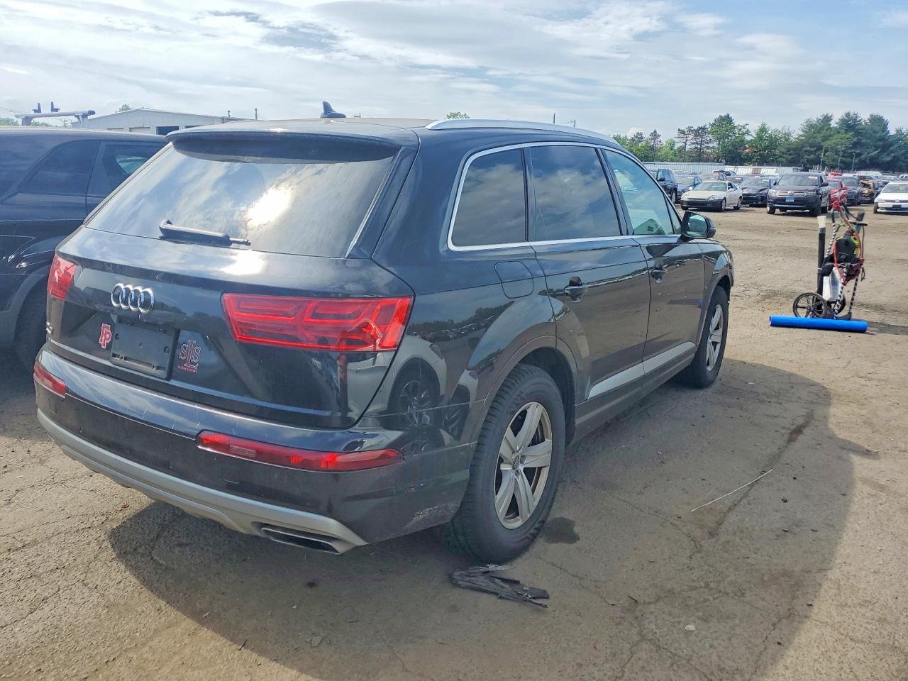 WA1LHAF71KD018142 · 2019 AUDI Q7 · 3/13