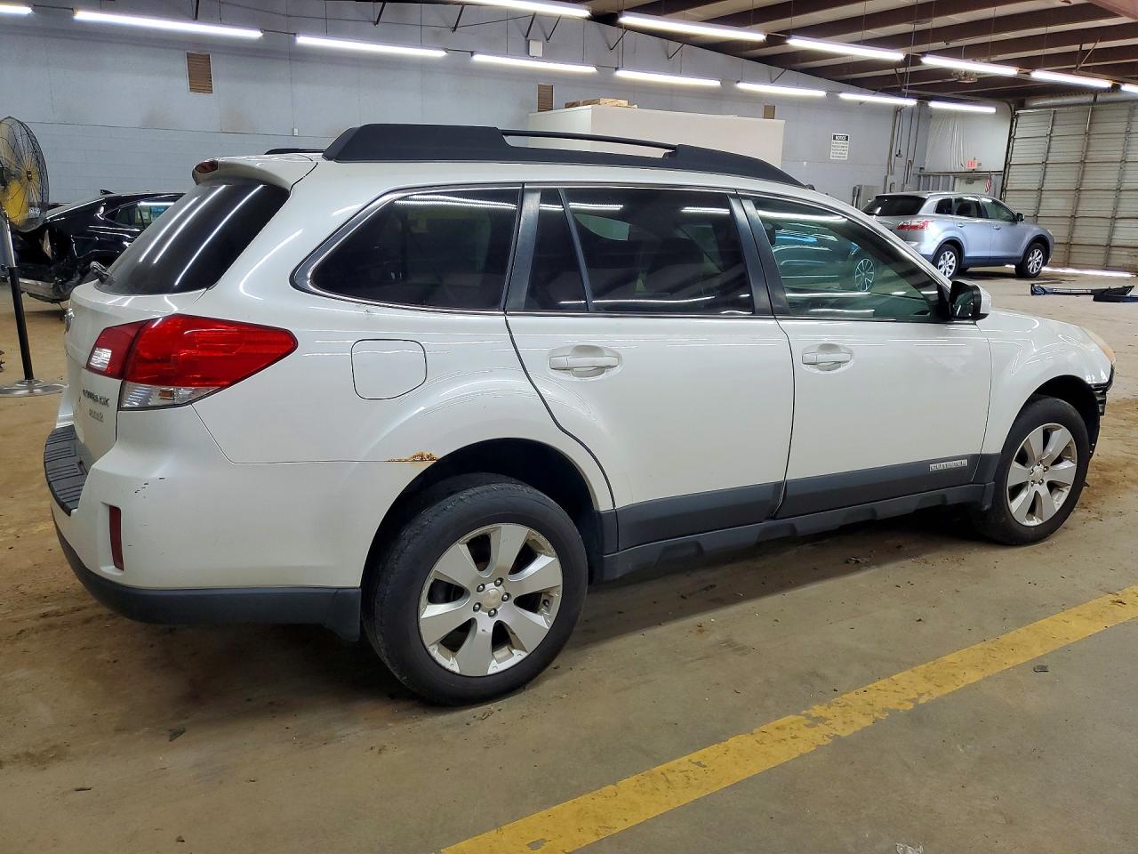4S4BRBGC4C3263472 · 2012 SUBARU OUTBACK · 3/13