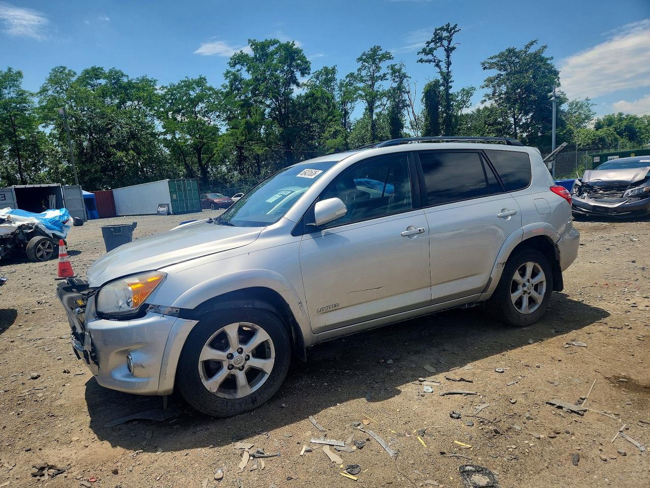 2T3DF4DV6BW103225 · 2011 TOYOTA RAV4