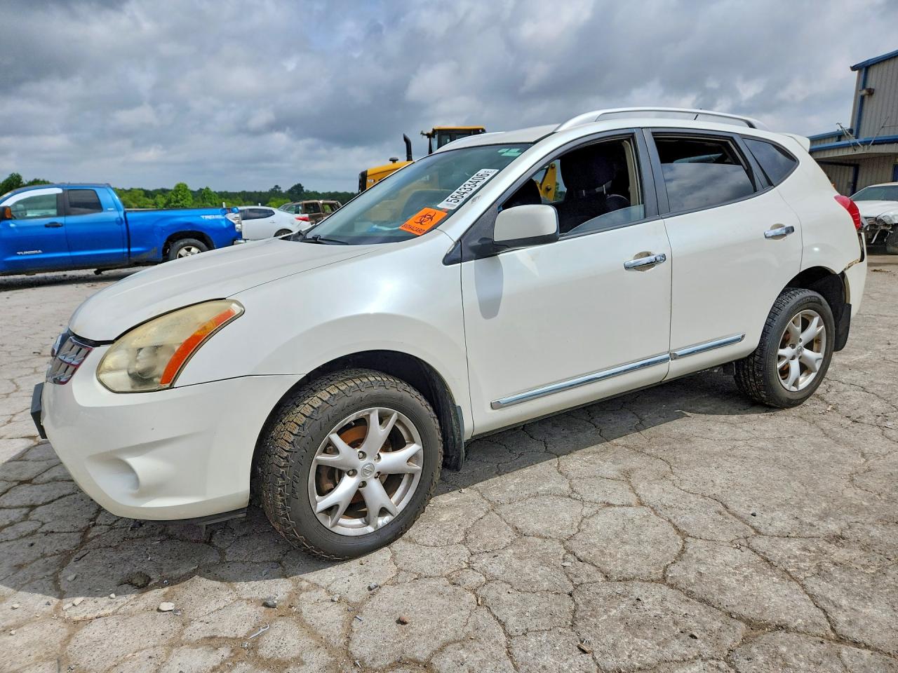 JN8AS5MT8BW168571 · 2011 NISSAN ROGUE