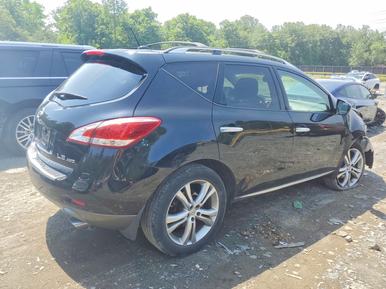 JN8AZ1MW6BW184069 · 2011 NISSAN MURANO · 3/13