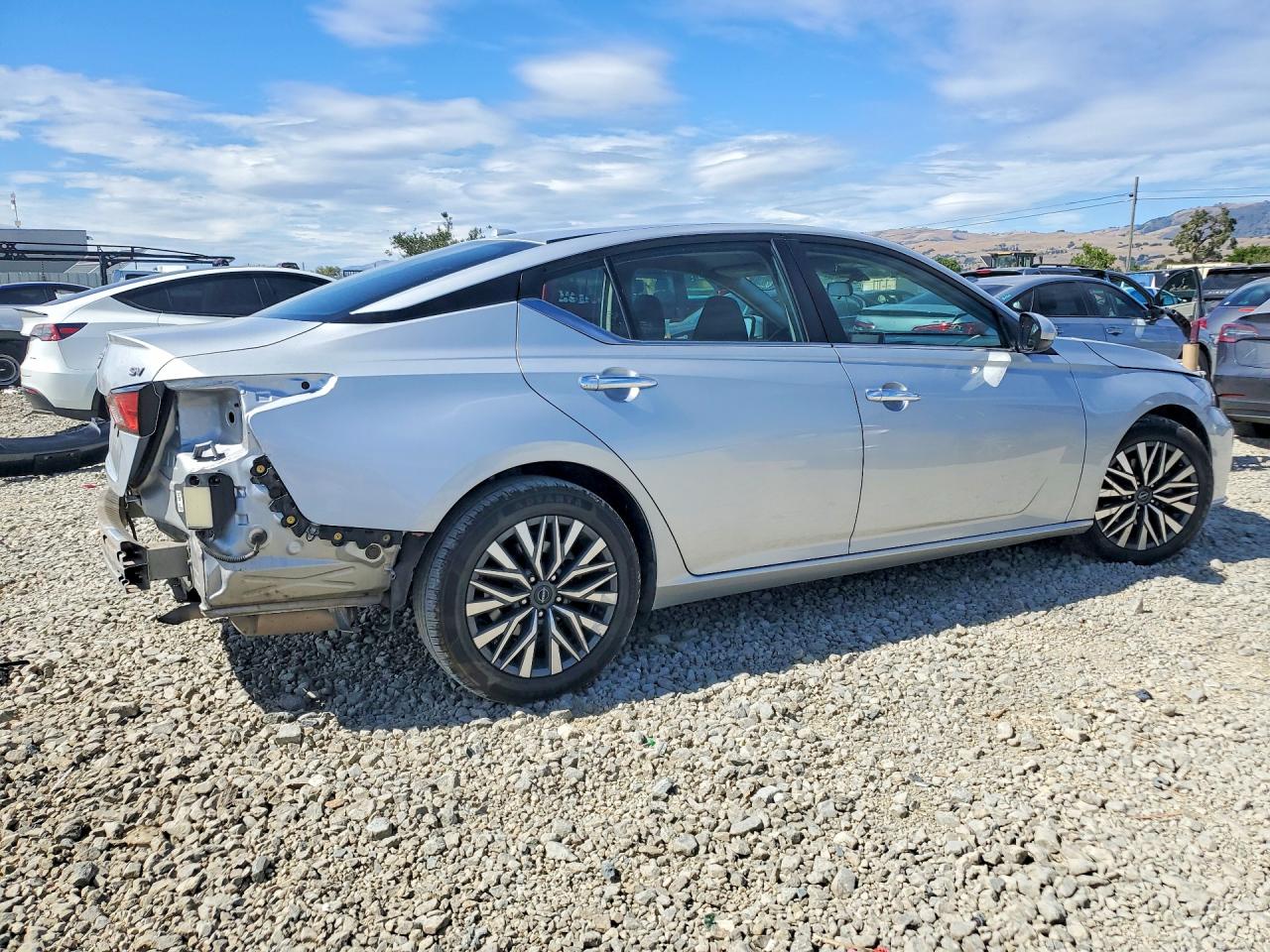 1N4BL4DV4PN374577 · 2023 NISSAN ALTIMA · 3/13