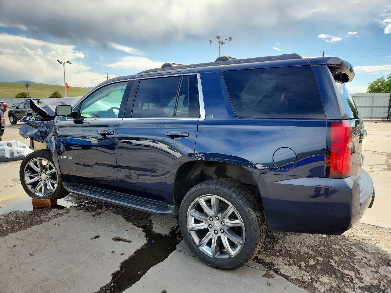 1GNSKBKC0JR227537 · 2018 CHEVROLET TAHOE · 2/13