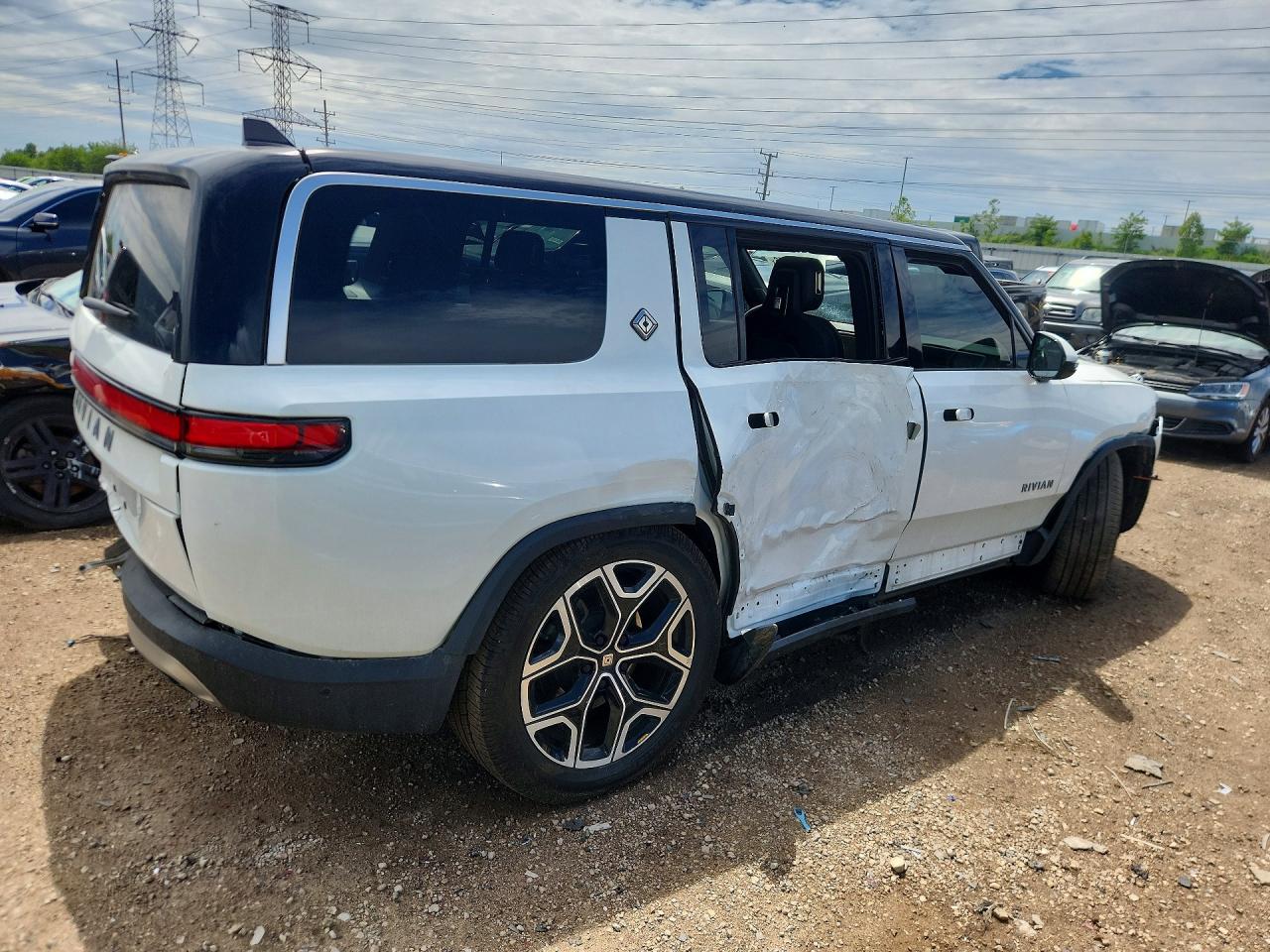7PDSGBBA5SN074521 · 2025 RIVIAN R1S · 3/12