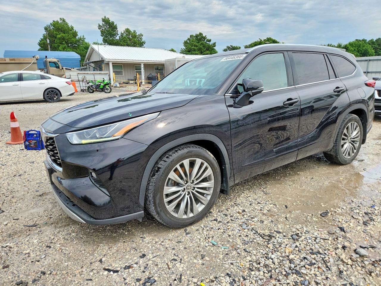 5TDFZRBHXLS037551 · 2020 TOYOTA HIGHLANDER