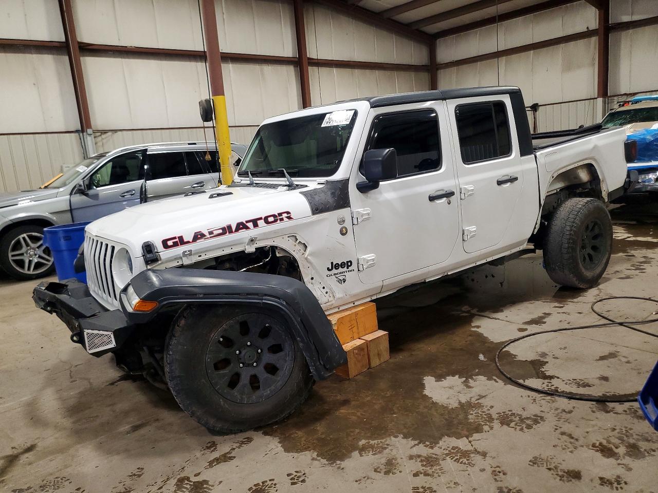 1C6JJTAGXLL109557 · 2020 JEEP GLADIATOR