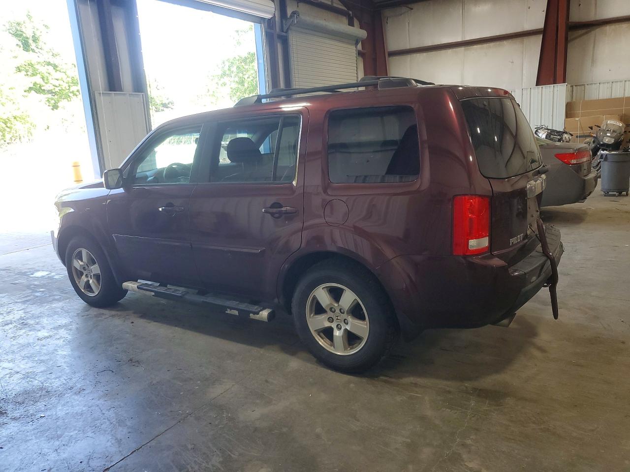 5FNYF4H72BB038098 · 2011 HONDA PILOT · 2/13